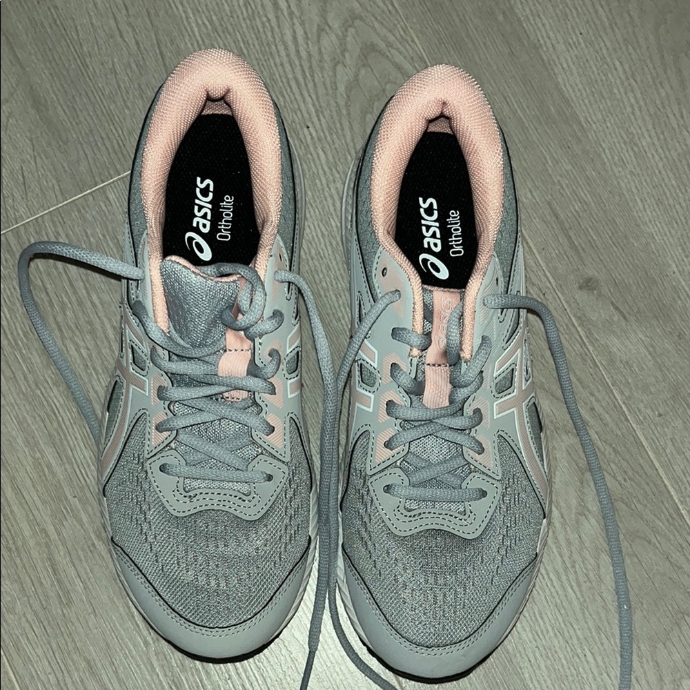 NEW ASICS Women's Gray and Pink Running Shoes